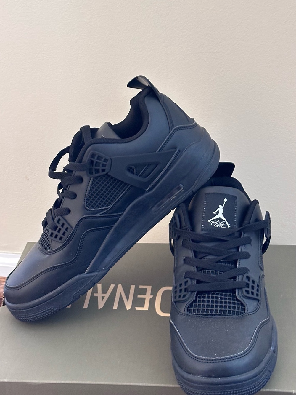 Jordan Men’s Black Low-Top Sneakers